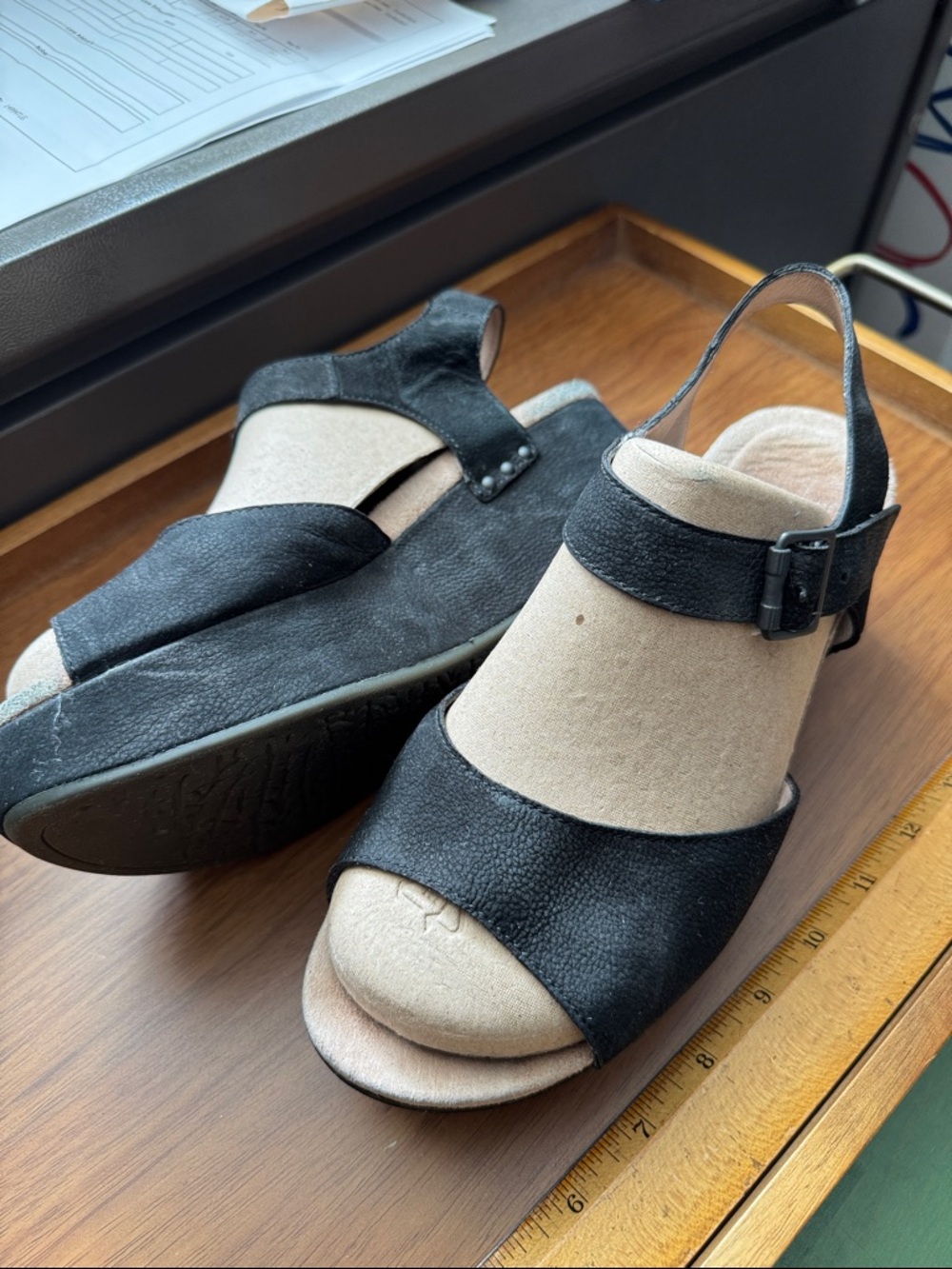 Dansko 39 black platform sandals